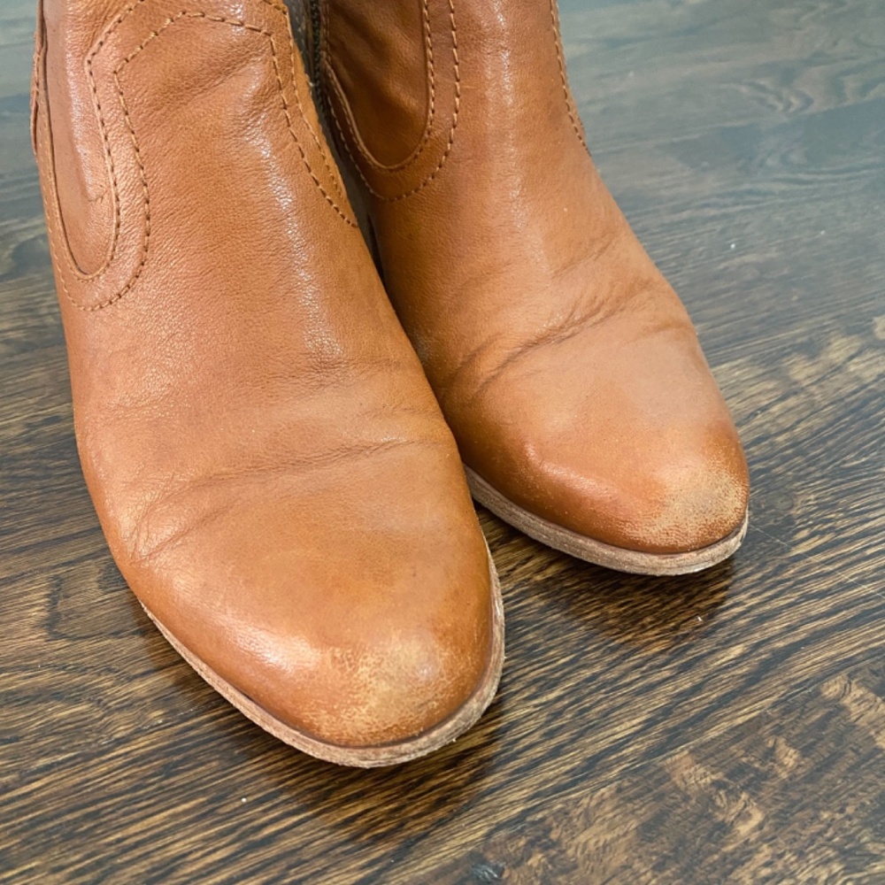 Frye Essa Bootie - Picture 6 of 9